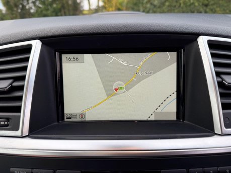 Mercedes-Benz M Class 3.0 ML350 V6 BlueTEC SE (Executive) G-Tronic 4WD Euro 6 (s/s) 5dr 22