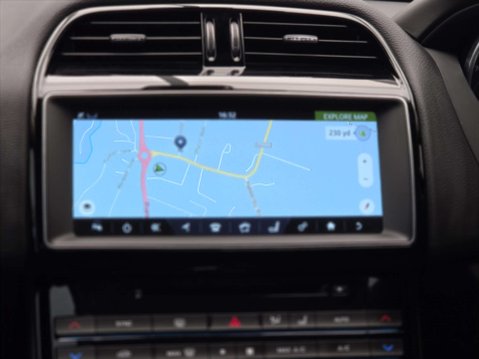 Jaguar XE 2.0 XE SE D 4dr 9