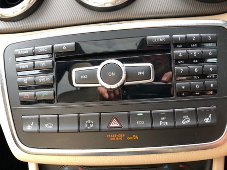 Mercedes-Benz GLA Class GLA220 CDI 4MATIC SE PREMIUM PLUS 70000m Pan Roof Beige Interior 14