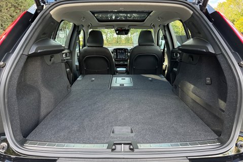 Volvo XC40 B4 INSCRIPTION PRO AWD MHEV - ONE OWNER - PAN ROOF - APPLE CARPLAY  54