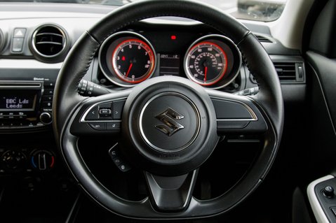 Suzuki Swift ATTITUDE DUALJET 20