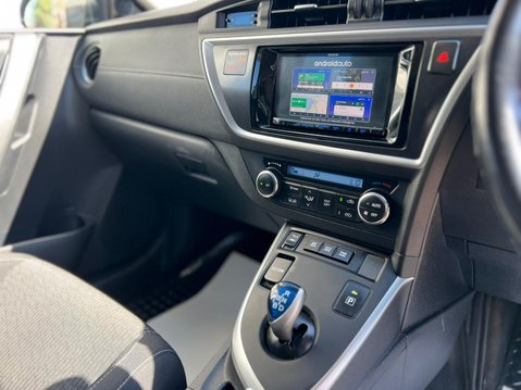 Toyota Auris VVT-I ICON PLUS 35
