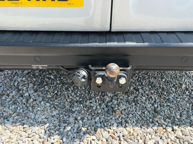 Renault Trafic Crew Cab (SOLD) SWB L1H1 Sport SL28 Air Con Alloys Sensors Tow Bar EURO 6 N 25