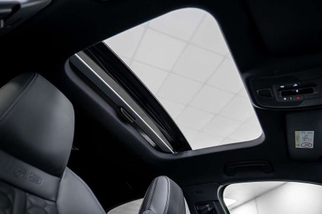 Audi RS3 2.5 TFSI Carbon Vorsprung Saloon 4dr Petrol S Tronic quattro Euro 6 (s/s) ( 33