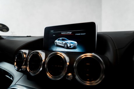 Mercedes-Benz Amg GT PREMIUM. MERCEDES WARRANTY. FULL MSH. DESIGNO PAINT. BURMESTER. PANO ROOF. 42
