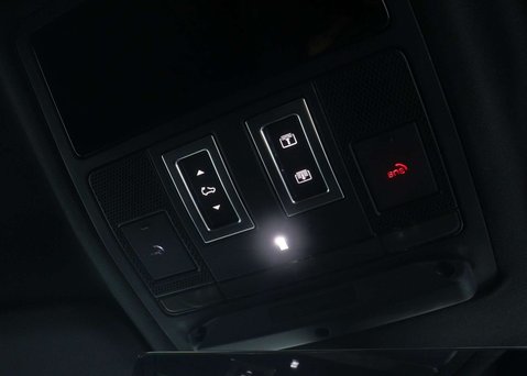 Land Rover Defender 3.0 Defender X-Dynamic HSE D MHEV A 4WD 5dr 56