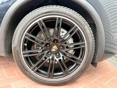 Porsche Cayenne 4.2 TD V8 S TiptronicS 4WD Euro 6 (s/s) 5dr 55