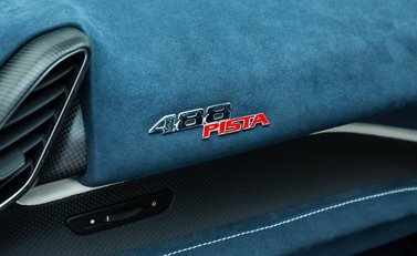 Ferrari 488 Pista 27