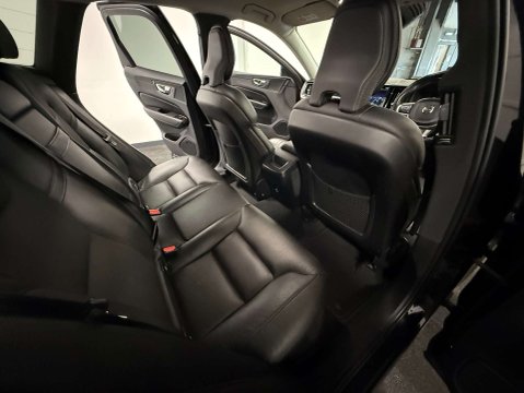 Volvo XC60 2.0 XC60 Momentum D4 AWD Auto 4WD 5dr 30