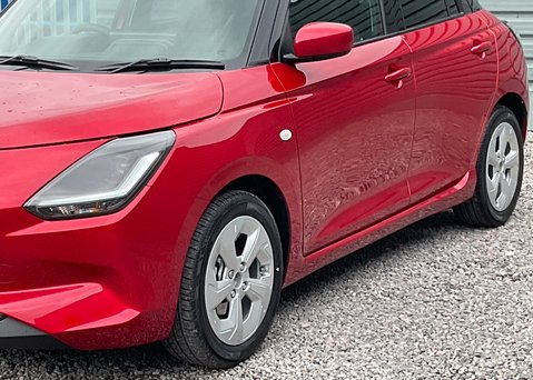Suzuki Swift Motion 1.2 Mild Hybrid CVT 5