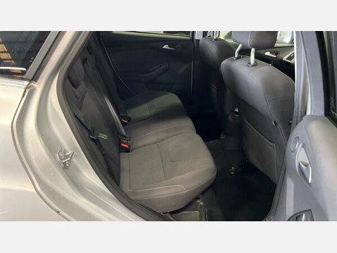 Ford Focus 1.0T EcoBoost Titanium Euro 5 (s/s) 5dr 9