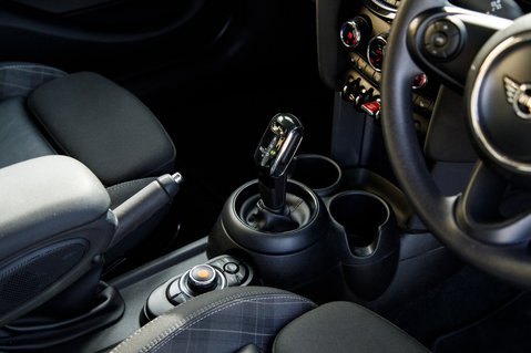 Mini Hatch COOPER CLASSIC 24