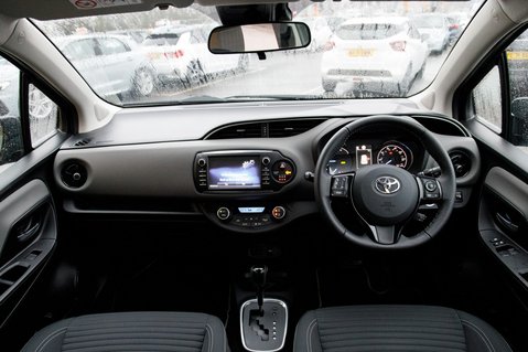 Toyota Yaris VVT-I ICON 3