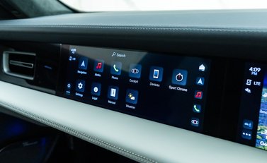 Porsche Taycan GTS Sport Turismo 23