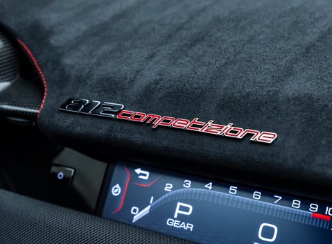 Ferrari 812 Competizione 28