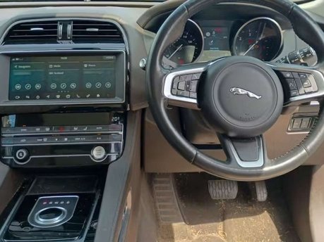 Jaguar F-Pace 2.0 D180 Portfolio SUV 5dr Diesel Auto AWD Euro 6 (s/s) (180 ps) 7