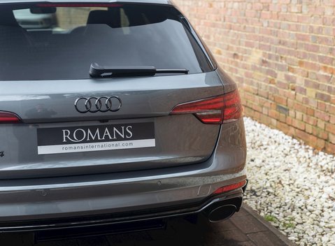 Audi RS4 Avant Sport Edition 25