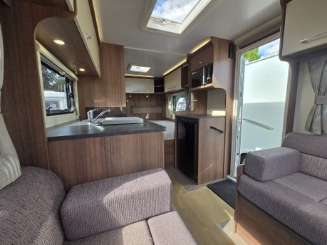 Bailey Phoenix 440  3
