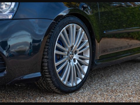 Volkswagen Golf 3.2 Golf R32 Semi-Auto 4WD 3dr 36