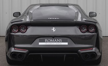 Ferrari 812 Superfast 5