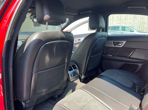 Jaguar XF 2.2d R-Sport Saloon 4dr Diesel Auto Euro 5 (s/s) ( 11