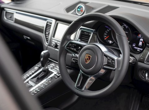 Porsche Macan Turbo 11