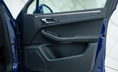 Porsche Macan GTS 21