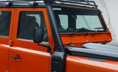 Land Rover Defender 110 ADVENTURE 32