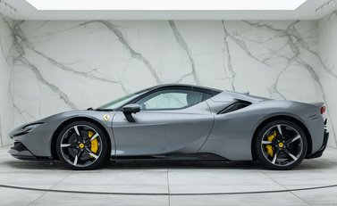 Ferrari SF90 Spider 7