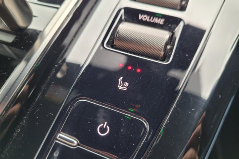 Aston Martin Vantage V8 54