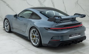 Porsche 911 GT3 (992) 12