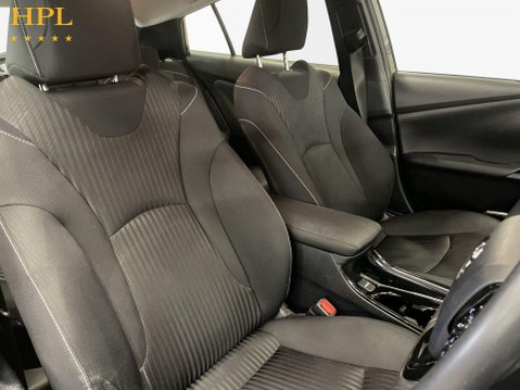 Toyota Prius 1.8 VVT 8.8kWh Business Edition Plus Hatchback 5dr Petrol Plug-in Hybrid CV 11