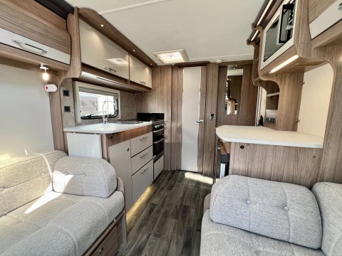 Coachman VIP 460 16