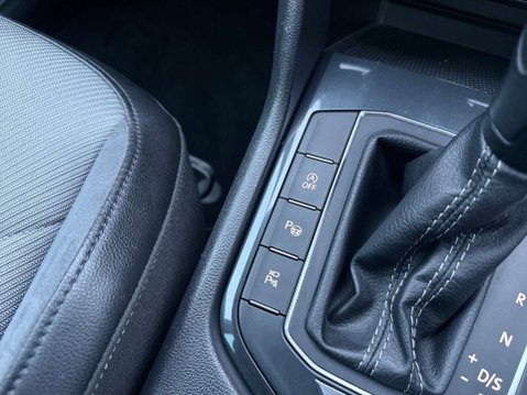 Volkswagen Tiguan 2.0 Tiguan R-Line Tech TSi 4Motion Semi-Auto 4WD 5dr 28
