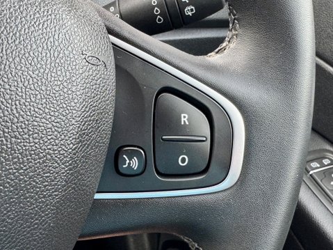 Renault Captur ICONIC TCE 22
