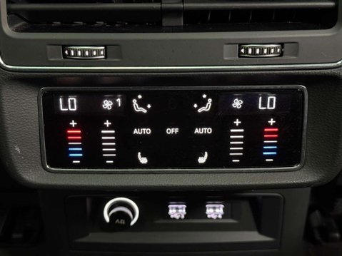Audi Q8 3.0 TFSI V6 55 Vorsprung SUV 5dr Petrol Tiptronic quattro Euro 6 (s/s) (340 51
