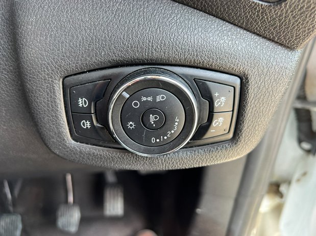 Ford Transit Connect SWB L1H1 Low Roof Trend 200 EURO 6 NO VAT 39