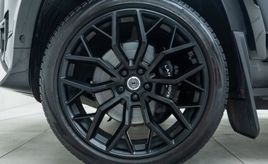 Land Rover Defender 110 V8 P525 Urban 27