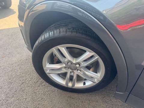 Audi Q3 2.0 TDI S line S Tronic quattro Euro 5 (s/s) 5dr 16