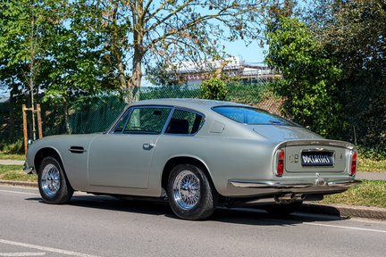 Aston Martin DB6 Mark II 4