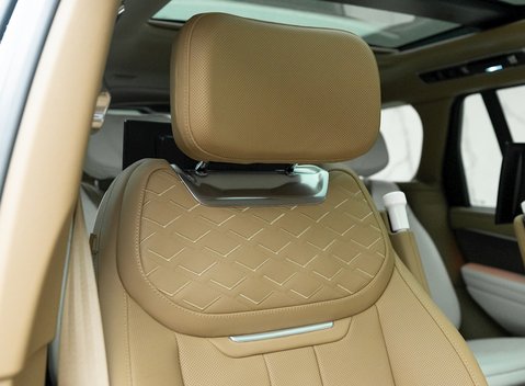 Land Rover Range Rover P530 SV 11