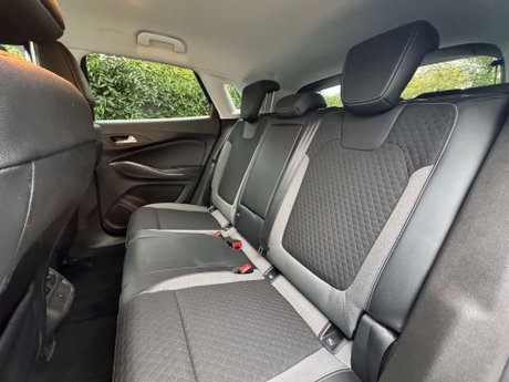 Vauxhall Grandland X 1.2 Grandland X Sport Nav T S/S Auto 5dr 35