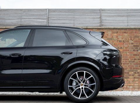 Porsche Cayenne Turbo 28