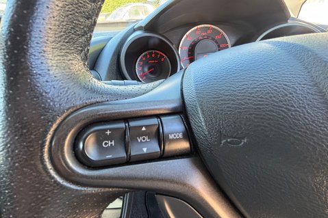 Honda Jazz I-VTEC ES PLUS.. AUTOMATIC.. 8 SERVICES.. LOOK ONLY 33K MILES.. BEST COLOUR 9