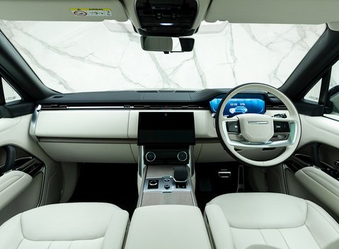 Land Rover Range Rover P510e First Edition 17