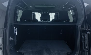 Land Rover Defender 110 OCTA Black 37