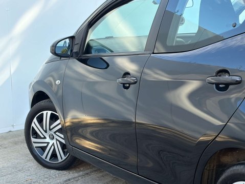 Toyota Aygo 1.0 Aygo X-Play TSS VVT-i 5dr 21