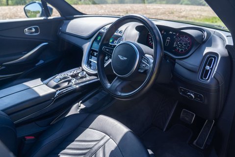 Aston Martin DBX 707 10