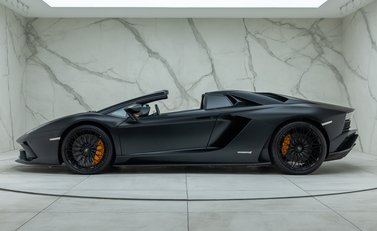 Lamborghini Aventador S LP 740-4 ROADSTER 6