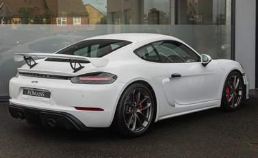 Porsche Cayman GT4 (718) 3